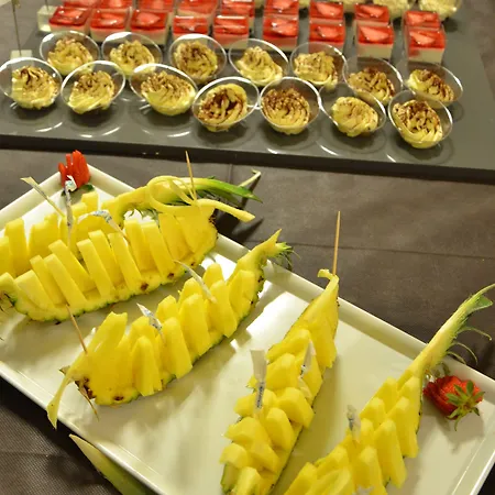 Golden فندق