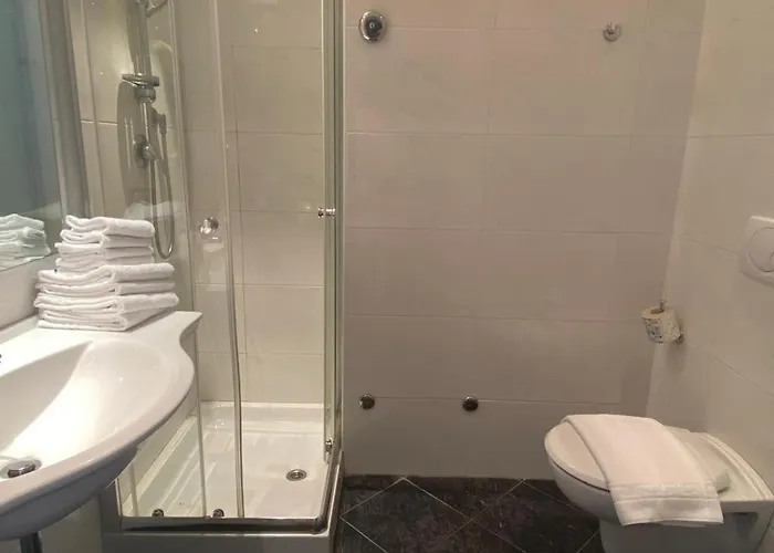 Golden Hotel 3*