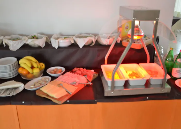 Hotel Golden 3*