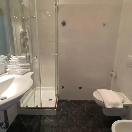 Golden Hotel 3*